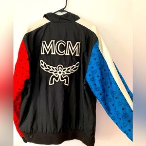 Limited edition, MCM, puma Collab red white & blue edition size XL